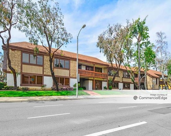 Smoketree Plaza