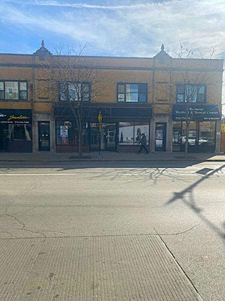 Retail space for Rent at 5605-07 W Belmont Ave in Chicago