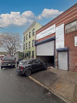 3,600 SF | 141 20th Street | Industrial Space with Mezzanine for Lease