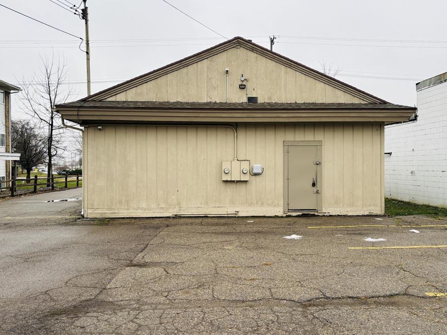 Office Building - 4215 N Grand River - Lansing Mi 