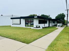 3,980 SF Retail/Office Building For Sale on Campbell & Sunshine