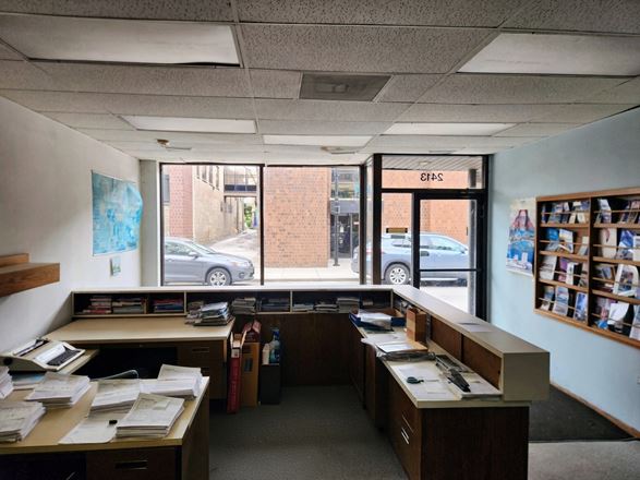 Lincoln Square | 1,169 SF Inline Retail Space For Lease