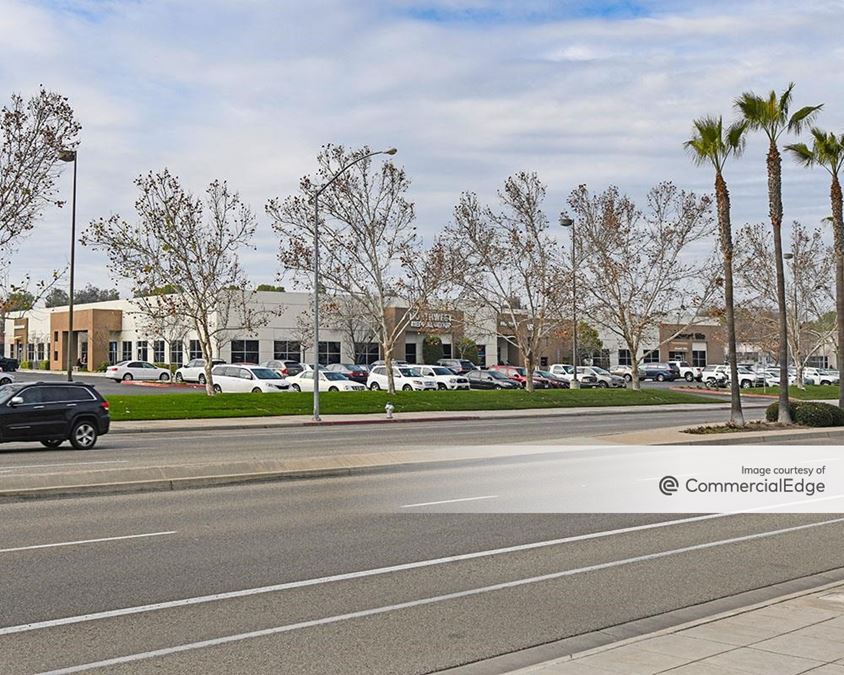 7355 North Palm Avenue Fresno CA 93711 CommercialCafe 7355-north-palm-avenue-fresno-ca-93711-commercialcafe