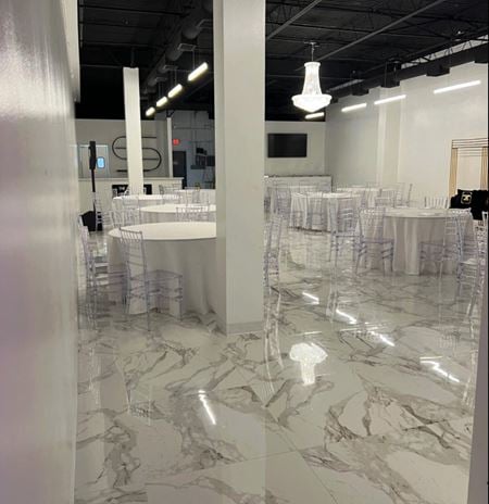 Retail space for Rent at 14 Uvalde Road in Houston