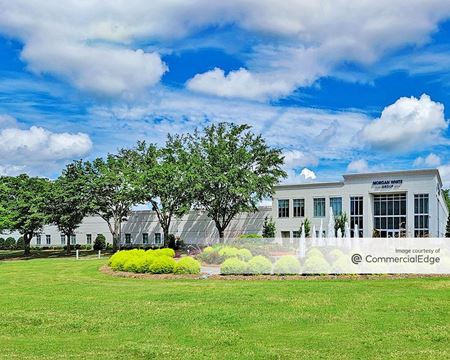 Photo of commercial space at 500 Steed Road in Ridgeland