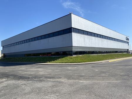 Photo of commercial space at 5515 US Route 150 (War Memorial) in Peoria