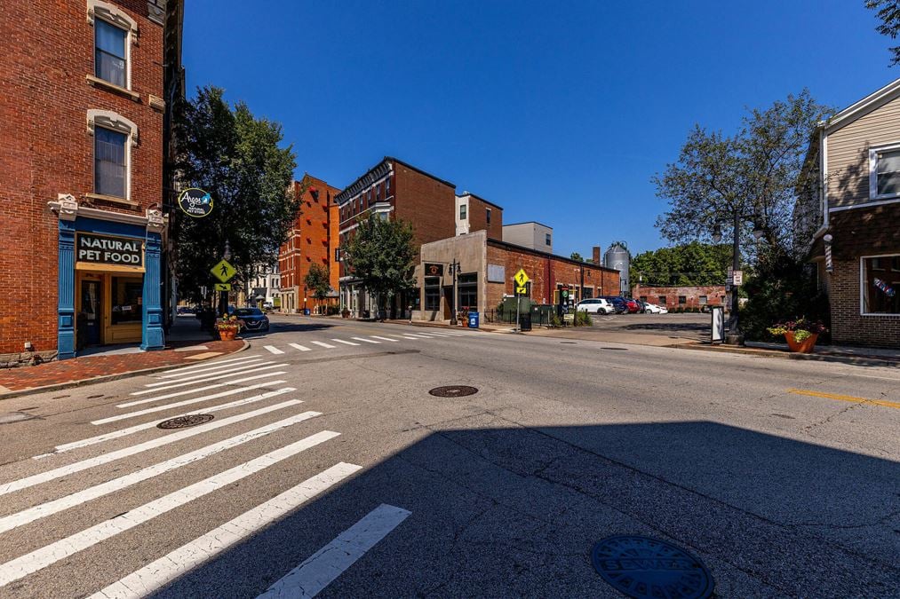 2800 Woodburn Ave