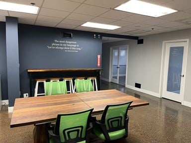 Verde Colab Coworking - 2832 Mount Carmel Avenue