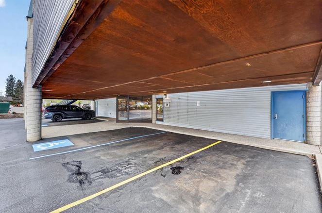 950 W. Ironwood Dr. #1