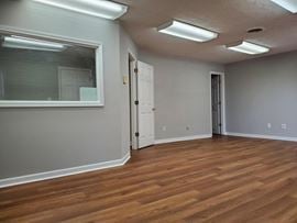 1000 Iris Dr SW