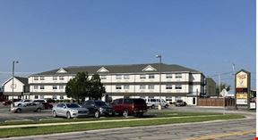 Commodore Perry Inn & Suites
