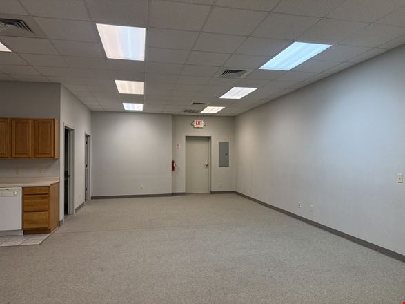 RETAIL/OFFICE UNITS FOR LEASE IN NIXA