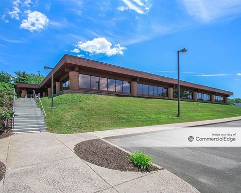 860 North Main Street Ext