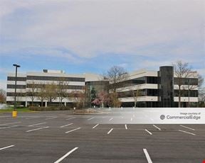 2000 Midlantic Drive
