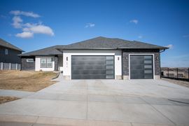 6810 Darby Ln