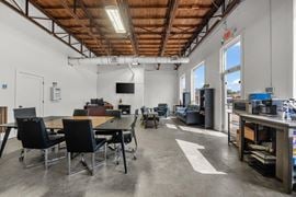 109 n la salle Navasota tx