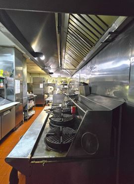 1,600 SF | 609 Franklin Avenue | High-Visibility Corner Restaurant Space + 1,950 SF Lower Level for Lease