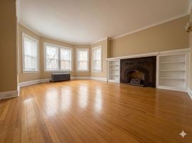 7924 S. Rhodes Ave