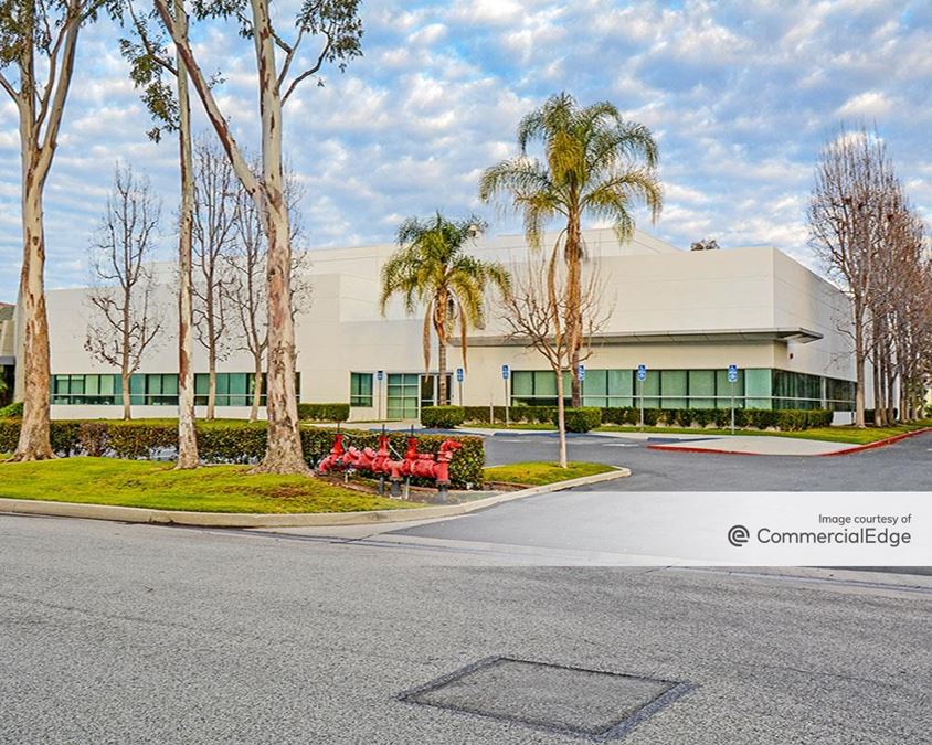 2201 Corporate Center Drive, Newbury Park, CA Industrial Building