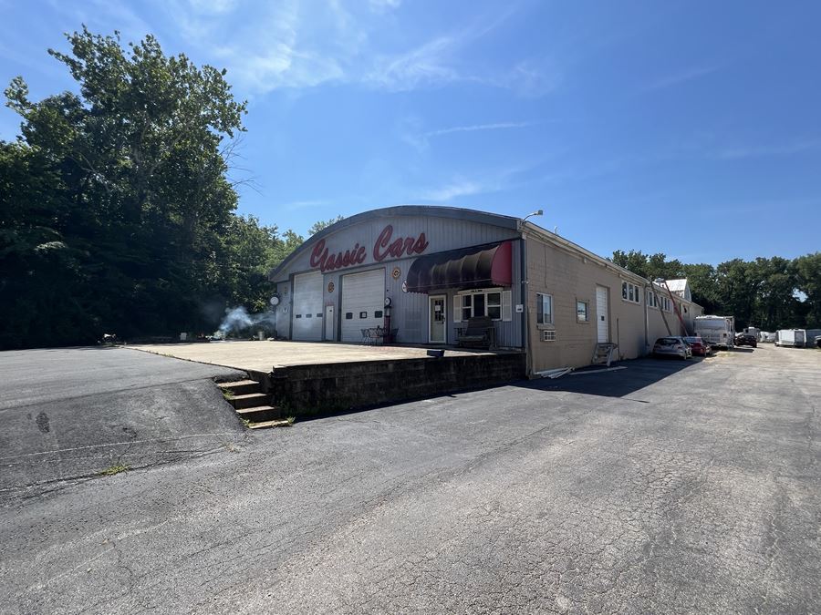 3212 N Main St
