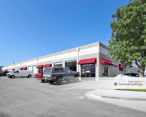 Post & Paddock Center
