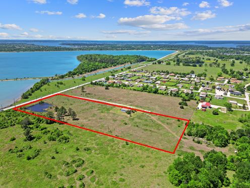 Strategic Development Site in Booming Willis Market – Ideal for Residential or Mixed-Use