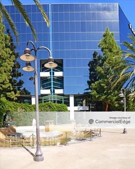 Metro Pointe Business Center - 949 South Coast
