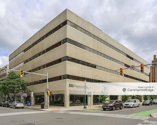 Financial Plaza