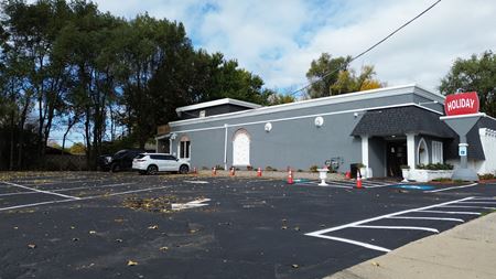 Photo of commercial space at 10140 S Roberts Rd in Palos Hills