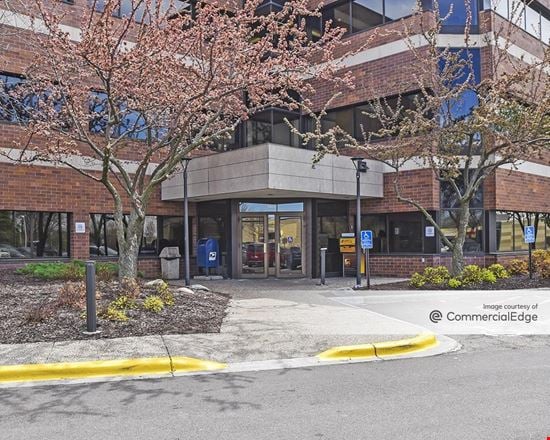 Woodbury Office Plaza