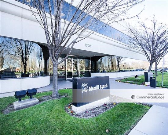 Signature Center I
