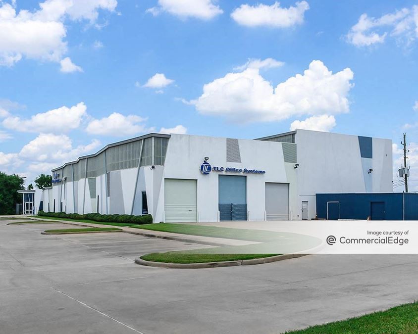 8711-fallbrook-drive-houston-tx-office-building