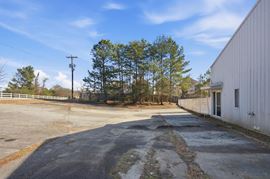 2,400 SQ FT Bldg- Central, Near Clemson