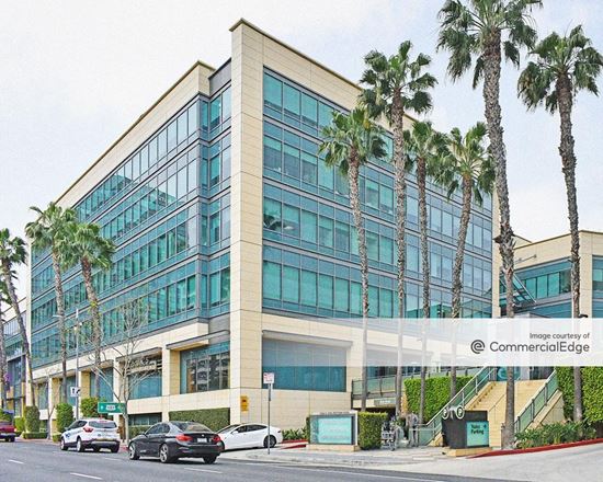 Sherman Oaks Galleria - Courtyard, Garden & Atrium Office Buildings & Shopping Mall