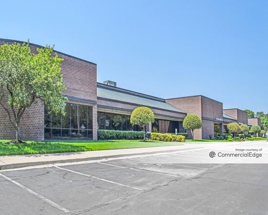 Kansas Commerce Center - 15303-15379 West 95th Street