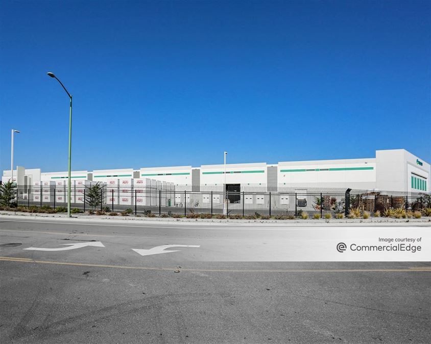 Oakland Global Logistics Center