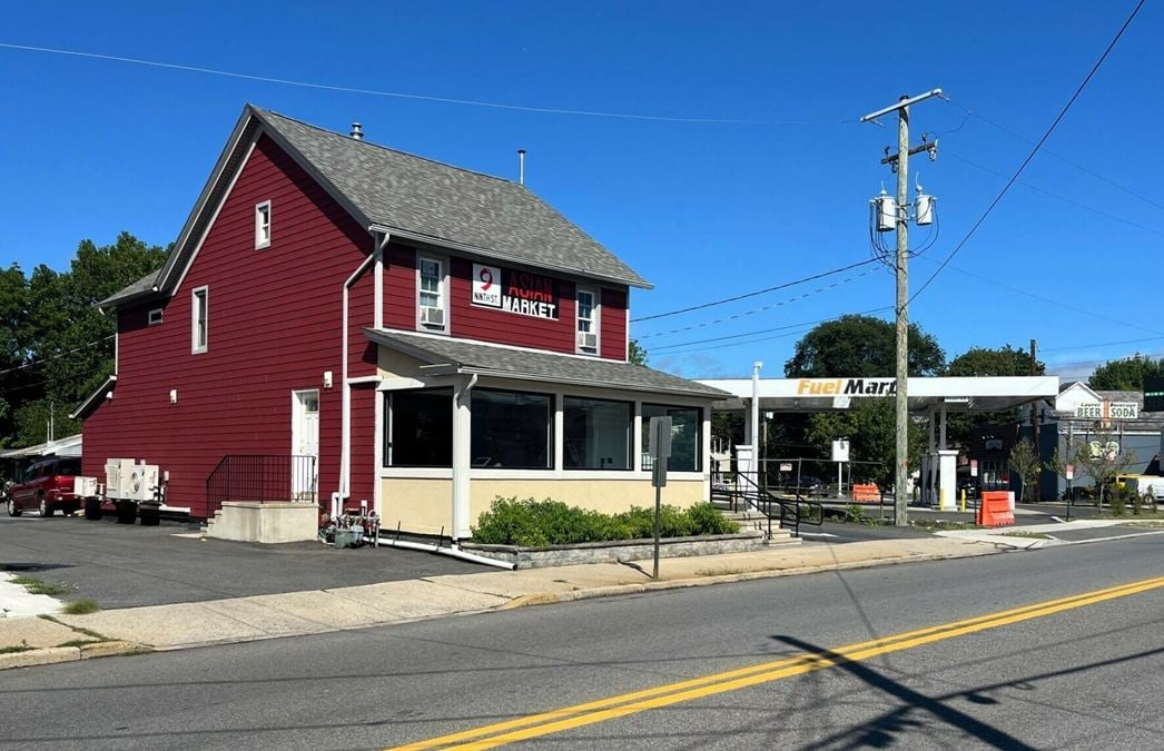 Restaurant / Retail Location - Built out and Approved.