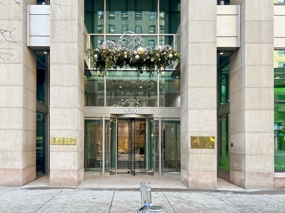 Regus - Montreal - Cathcart & McGill