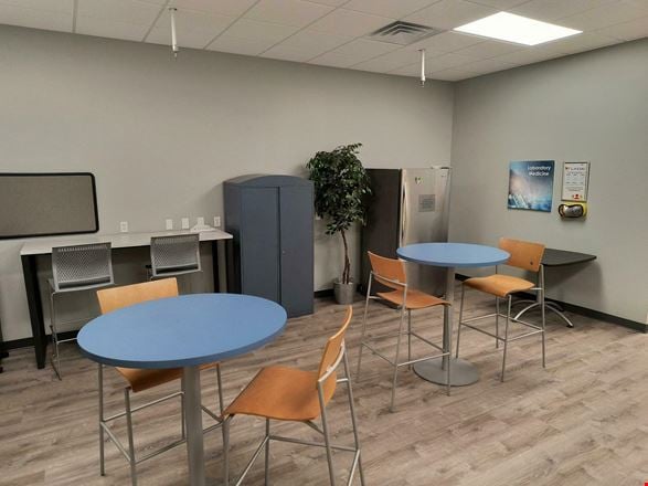 9143 Indianapolis Blvd Office Building