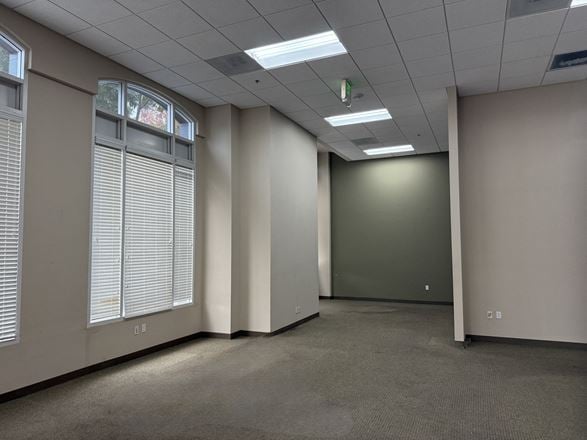 Prominent North Berkeley Corner – Office or Retail Use
