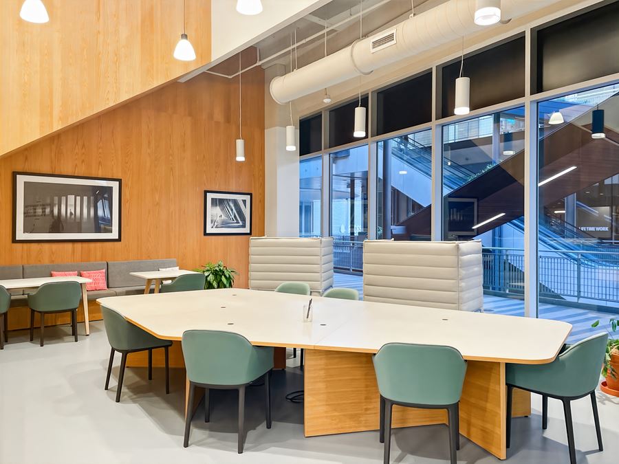 TX, Houston - Spaces Downtown Greenstreet