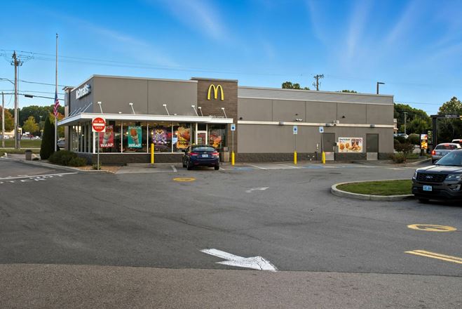Woonsocket, RI - Diamond Hill Plaza