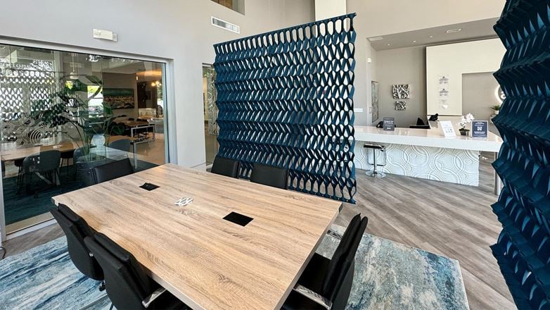 Apt CoWork - at Cottonwood Bayview