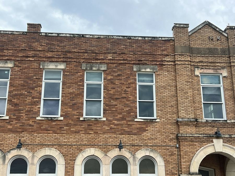102 North Railroad Avenue