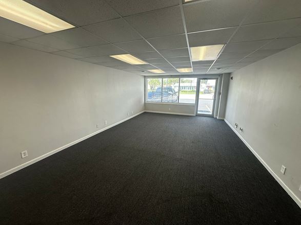 3135 Walden Ave - 800+/- SF Office/Retail Space for Lease