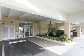 Biscayne 129 Center