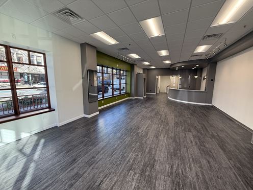 401 E Broadway Ave, Main Floor & Lower Level