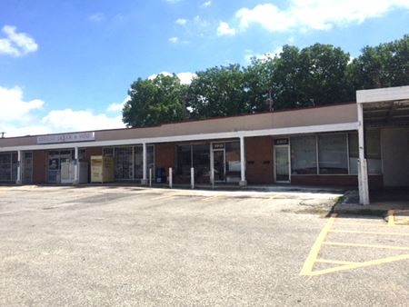 5901-5923 Nieman Rd - Shawnee