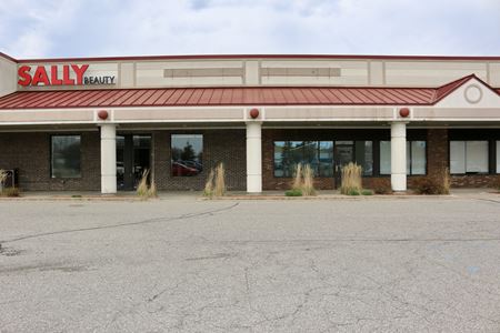 Commercial space for Rent at 1900 S. Saginaw Road in Midland