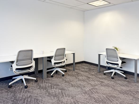 Regus - Hampton - Frontage Rd